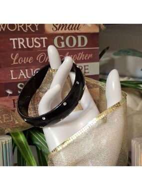 Chic Black Bracelet with Silver Accents